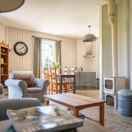 Deer House At Underley Estate