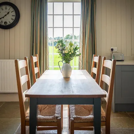 Deer House At Underley Estate 펜션 커크비로즈데일